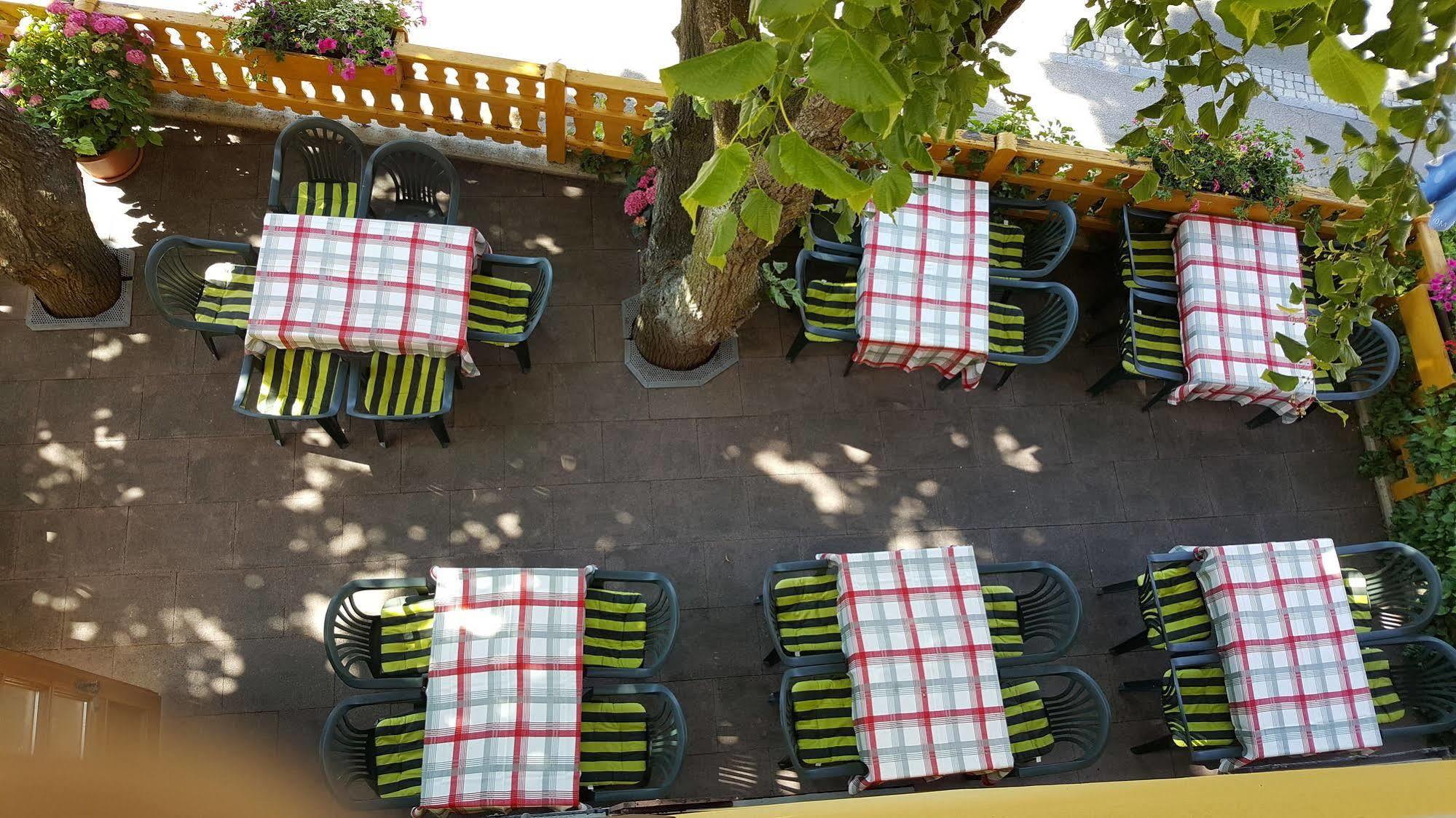 Hotel Gasthof Zum Schwan Steinsfeld Екстер'єр фото