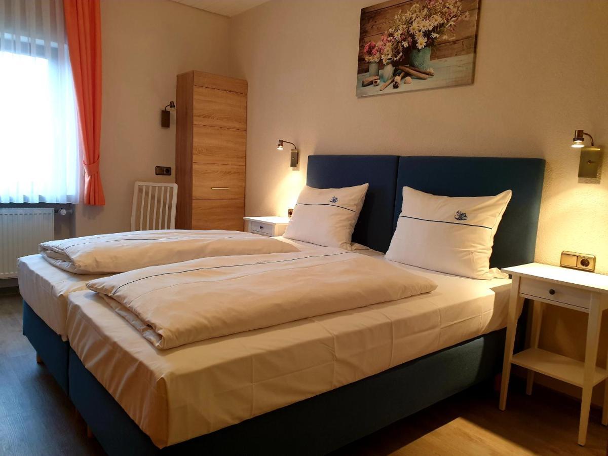Hotel Gasthof Zum Schwan Steinsfeld Екстер'єр фото