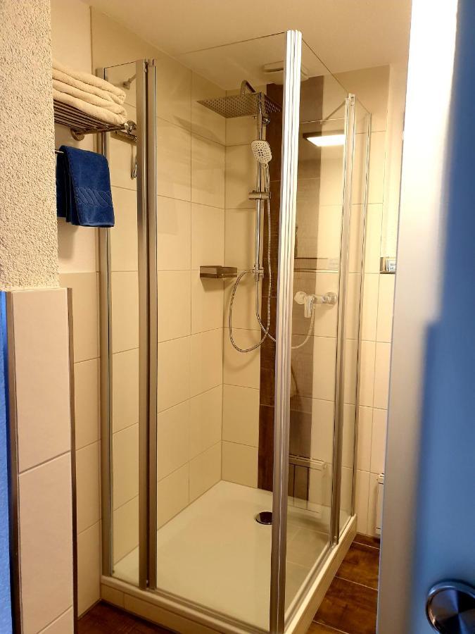 Hotel Gasthof Zum Schwan Steinsfeld Екстер'єр фото