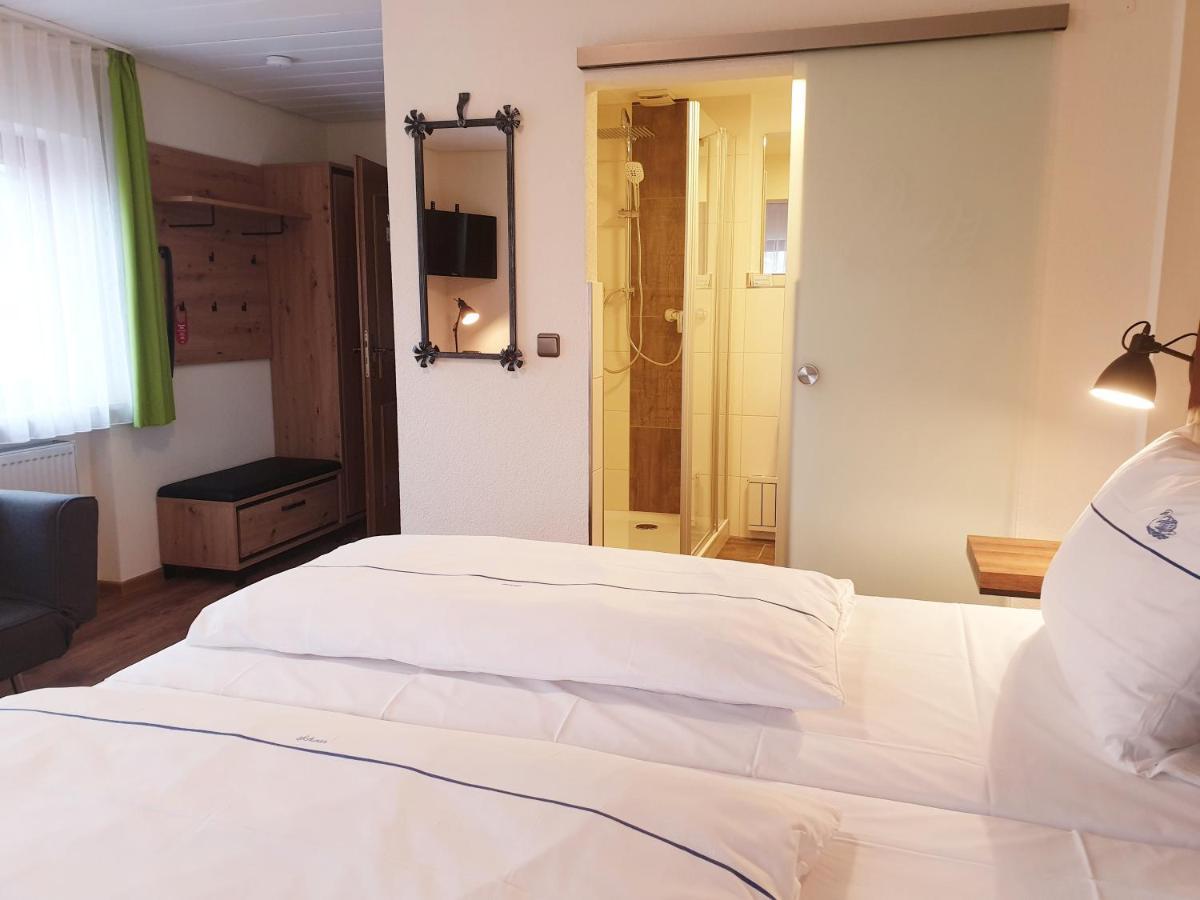 Hotel Gasthof Zum Schwan Steinsfeld Екстер'єр фото