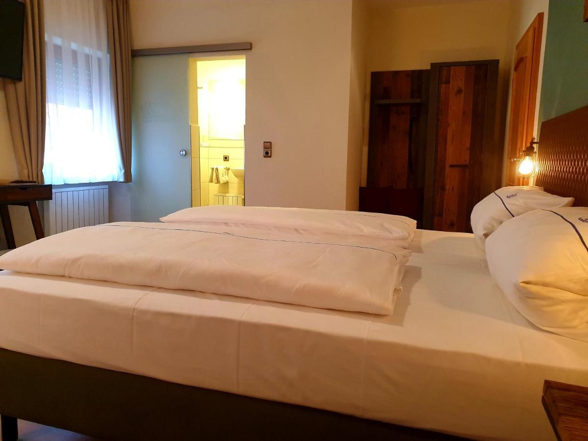 Hotel Gasthof Zum Schwan Steinsfeld Екстер'єр фото