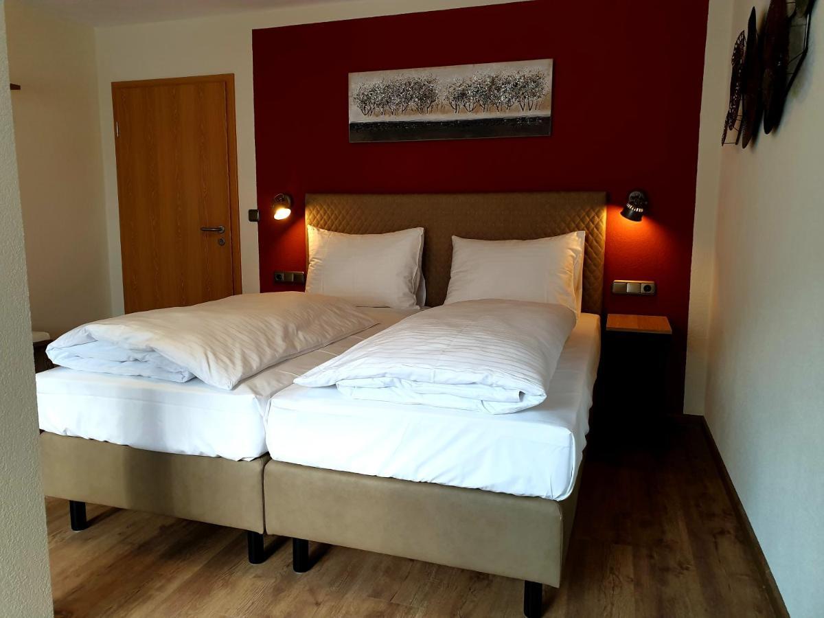 Hotel Gasthof Zum Schwan Steinsfeld Екстер'єр фото